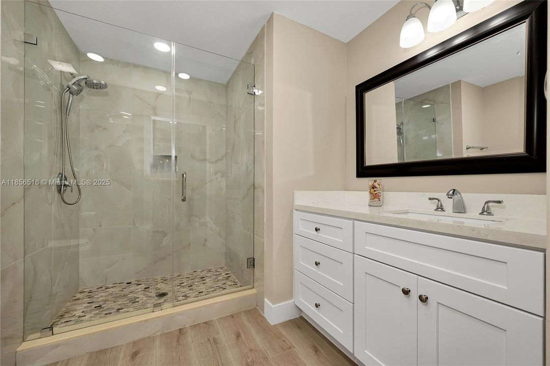 For Sale: $950,000 (3 beds, 2 baths, 1812 Square Feet)