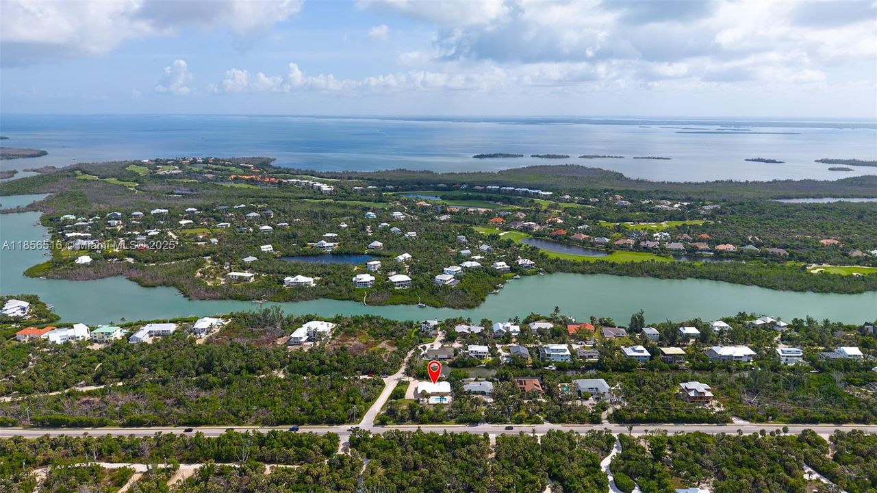 For Sale: $950,000 (3 beds, 2 baths, 1812 Square Feet)