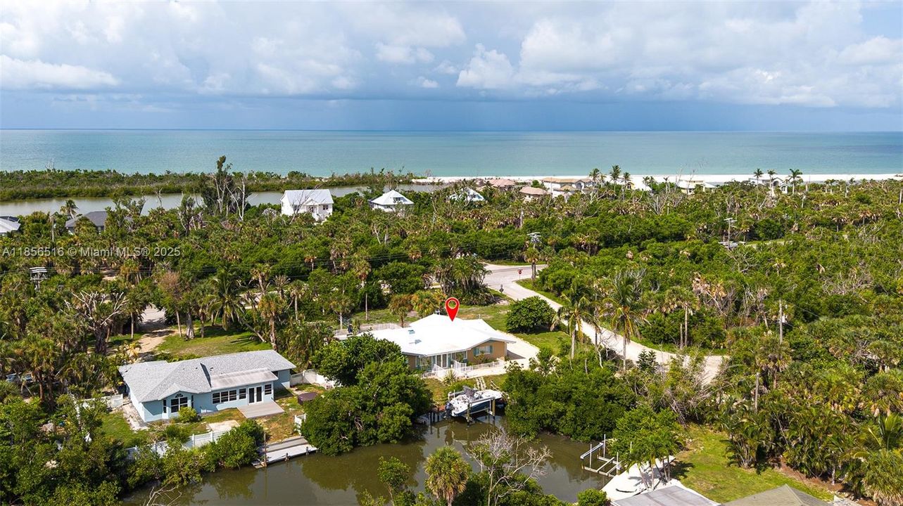 For Sale: $950,000 (3 beds, 2 baths, 1812 Square Feet)