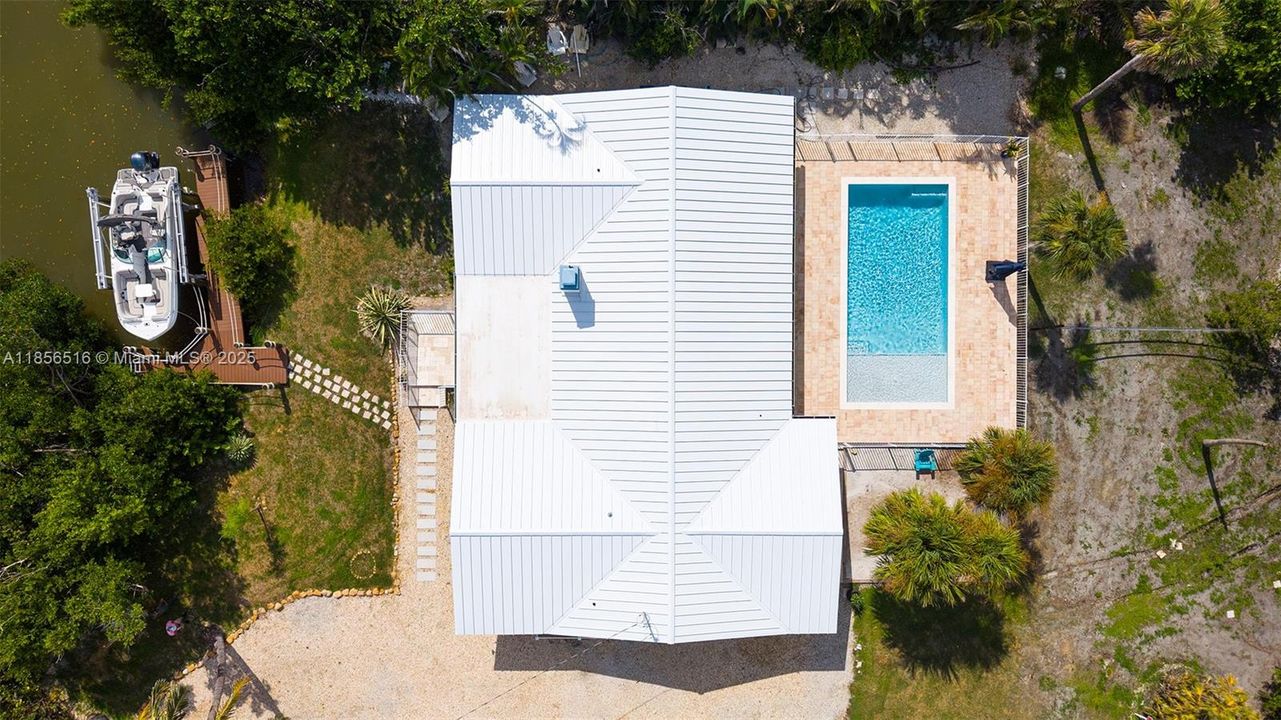 For Sale: $950,000 (3 beds, 2 baths, 1812 Square Feet)