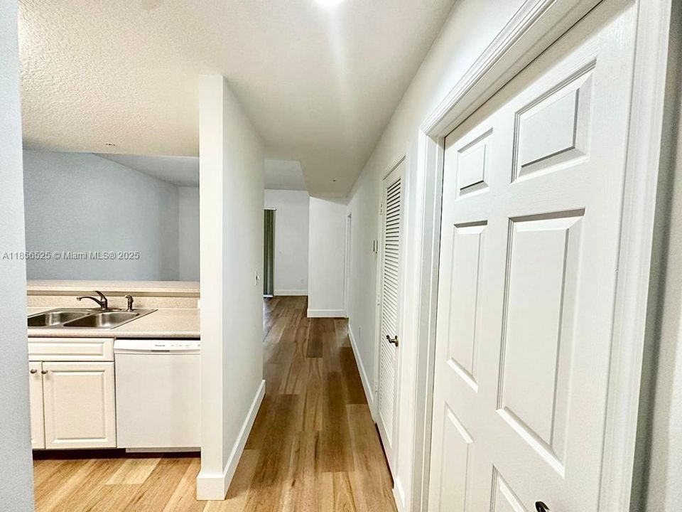 Recientemente alquilado: $2,300 (1 camas, 1 baños, 719 Pies cuadrados)