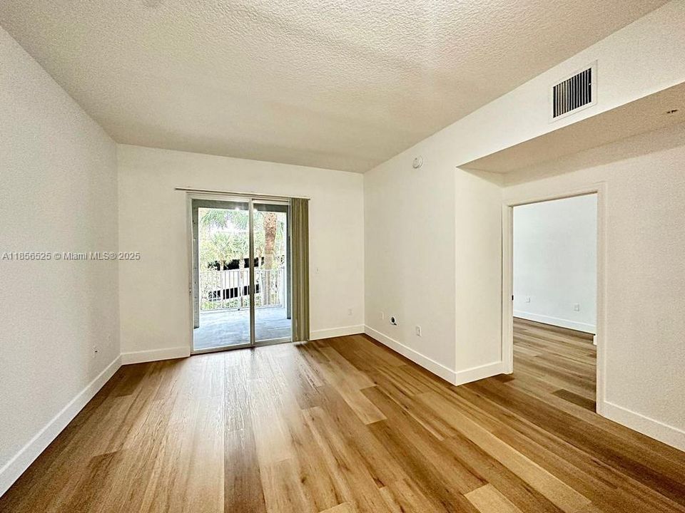 Recientemente alquilado: $2,300 (1 camas, 1 baños, 719 Pies cuadrados)