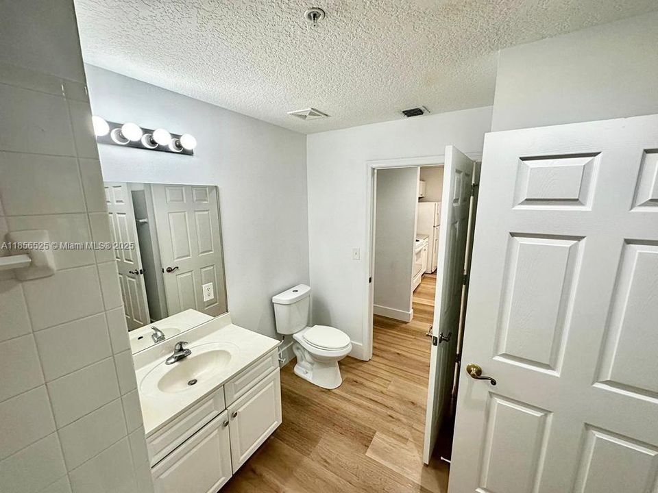 Recientemente alquilado: $2,300 (1 camas, 1 baños, 719 Pies cuadrados)