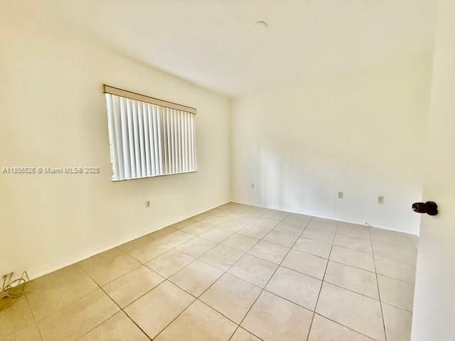 На продажу: $195,000 (2 спален, 2 ванн, 822 Квадратных фут)