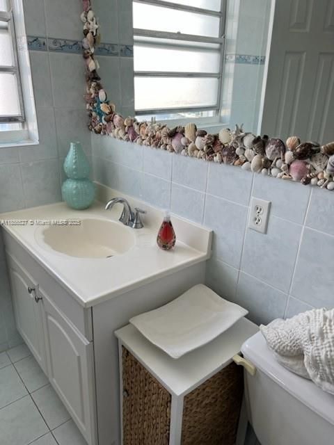 合同活跃: $259,900 (2 贝兹, 2 浴室, 1311 平方英尺)