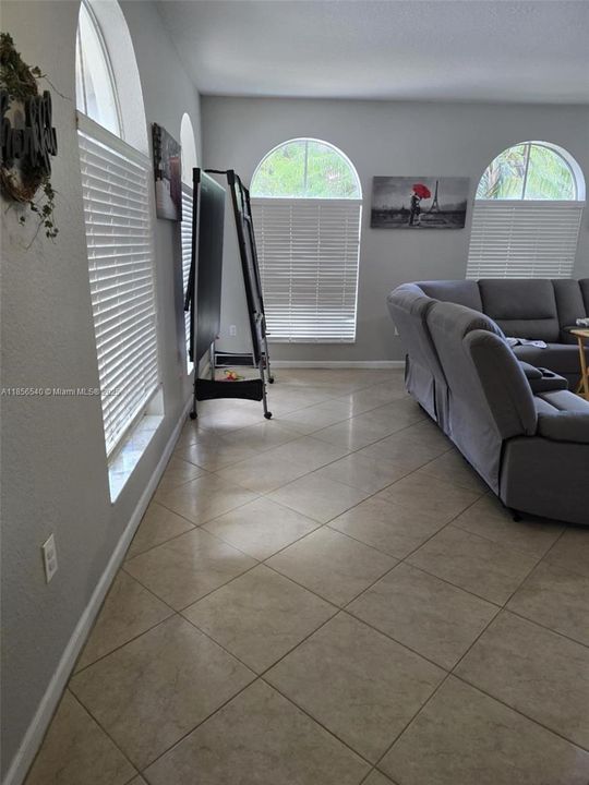 На продажу: $443,000 (3 спален, 2 ванн, 2799 Квадратных фут)