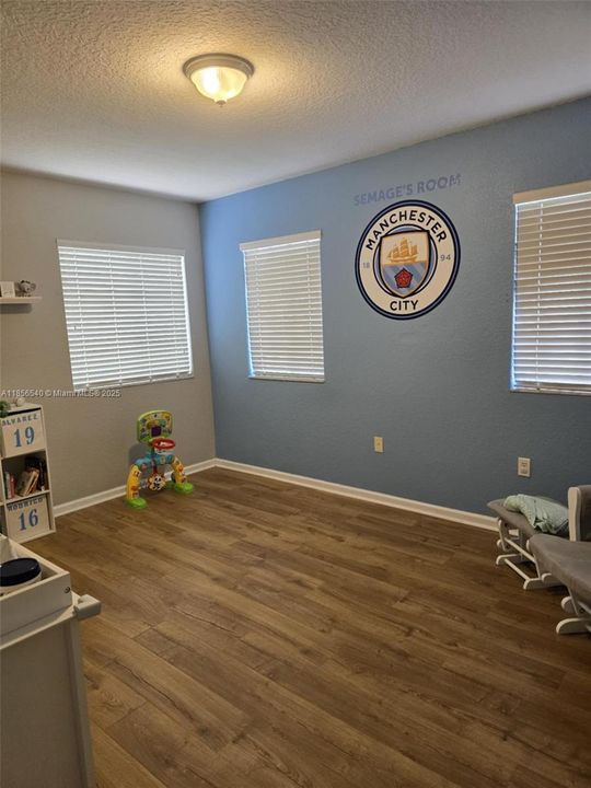 На продажу: $443,000 (3 спален, 2 ванн, 2799 Квадратных фут)