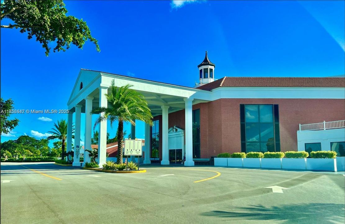 Недавно продано: $69,000 (1 спален, 1 ванн, 700 Квадратных фут)