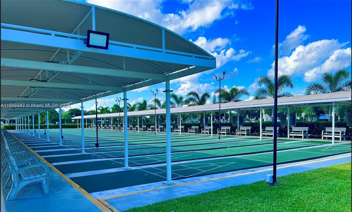 Недавно продано: $69,000 (1 спален, 1 ванн, 700 Квадратных фут)