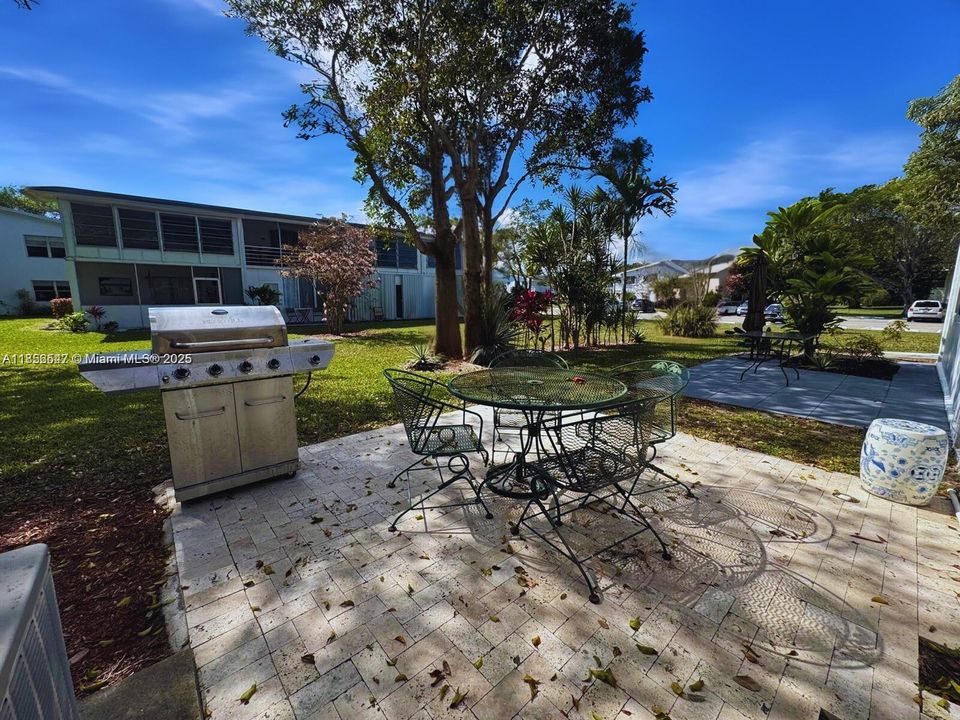 Недавно продано: $69,000 (1 спален, 1 ванн, 700 Квадратных фут)