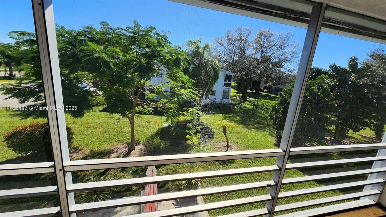 Недавно продано: $69,000 (1 спален, 1 ванн, 700 Квадратных фут)