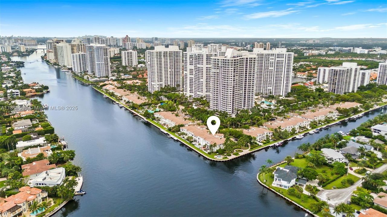 Active With Contract: $1,995,000 (3 beds, 4 baths, 3200 Square Feet)