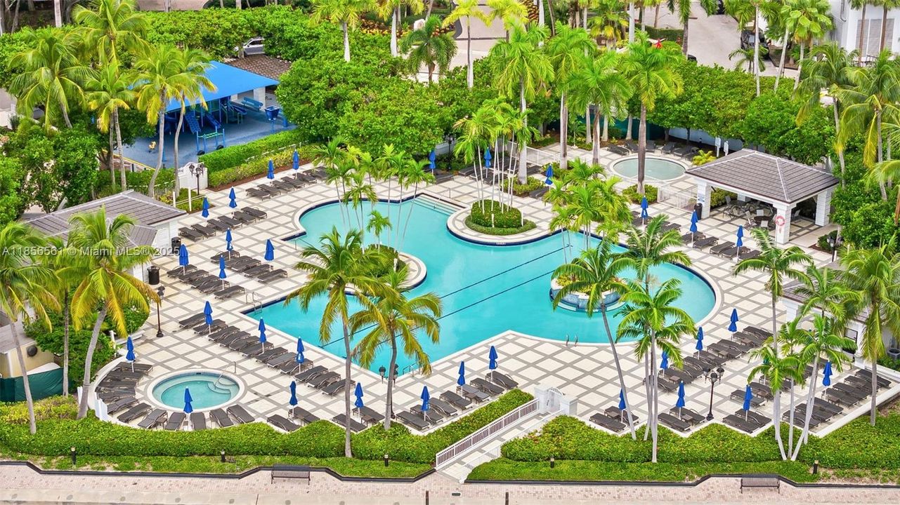 Active With Contract: $1,995,000 (3 beds, 4 baths, 3200 Square Feet)