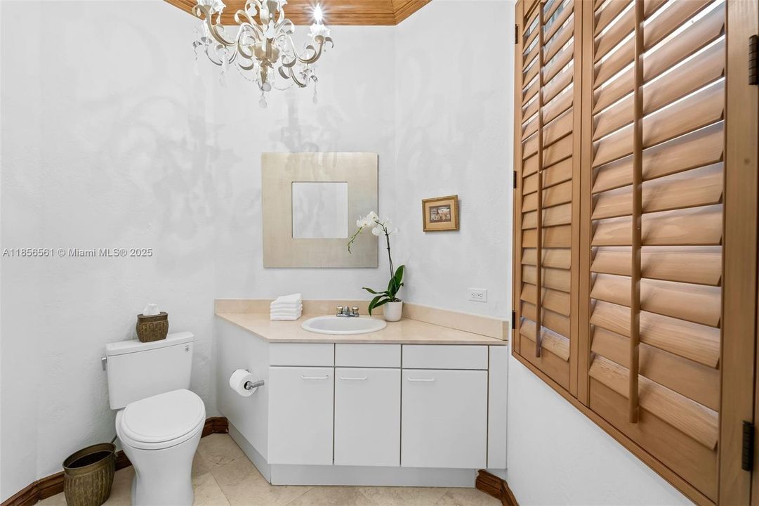 Active With Contract: $1,995,000 (3 beds, 4 baths, 3200 Square Feet)