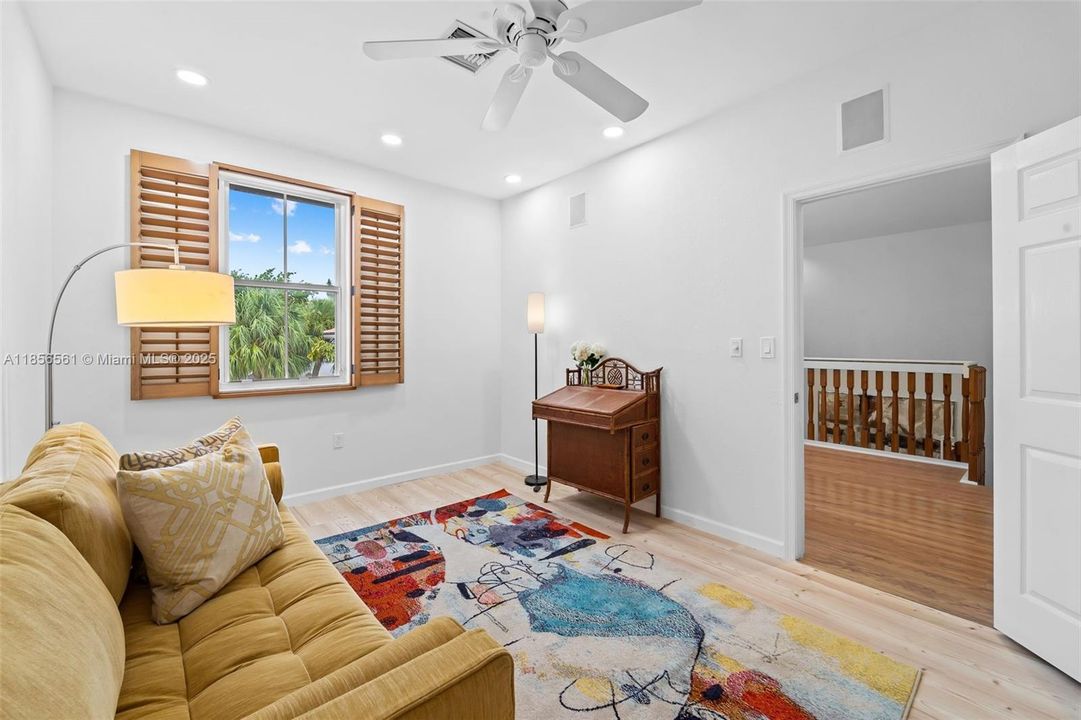 Active With Contract: $1,995,000 (3 beds, 4 baths, 3200 Square Feet)