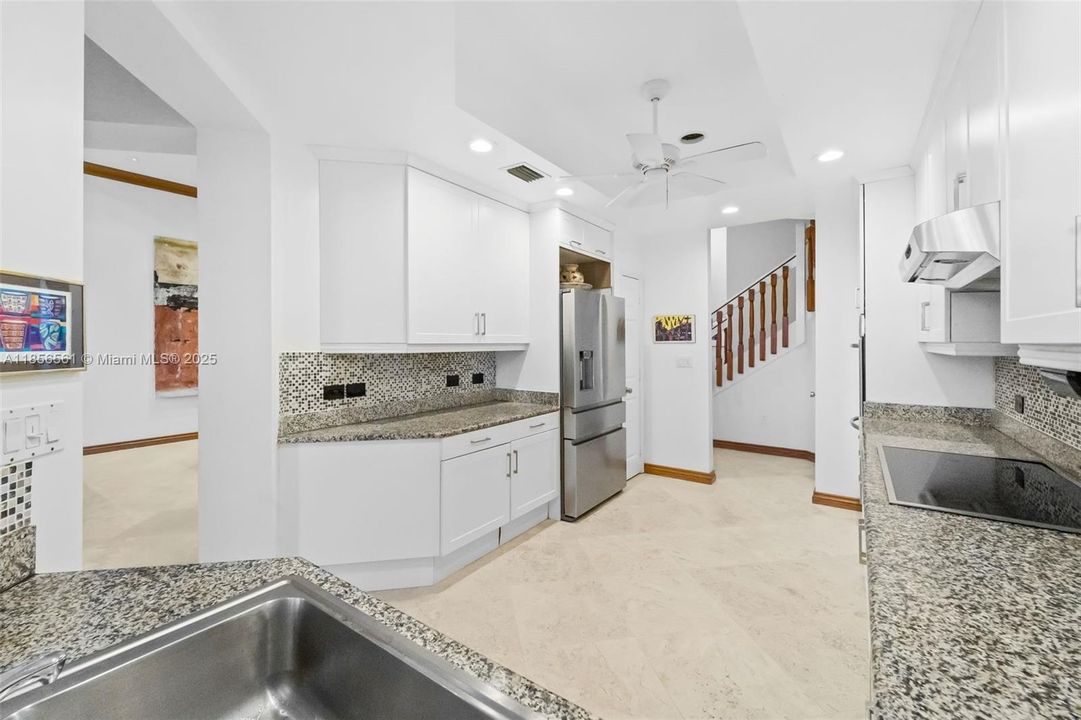 Active With Contract: $1,995,000 (3 beds, 4 baths, 3200 Square Feet)