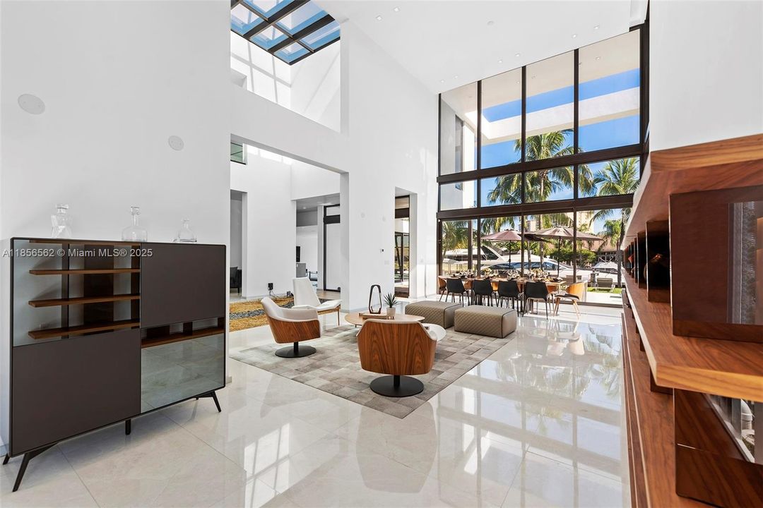 En Renta: $55,000 (6 camas, 6 baños, 5793 Pies cuadrados)