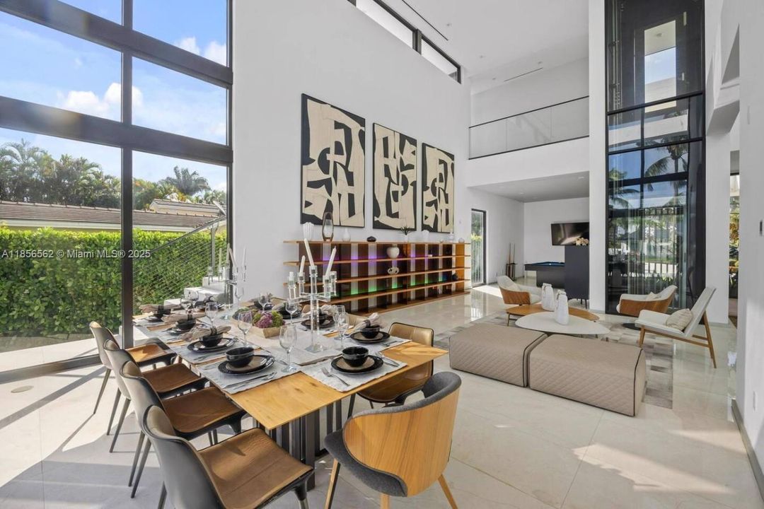 En Renta: $55,000 (6 camas, 6 baños, 5793 Pies cuadrados)