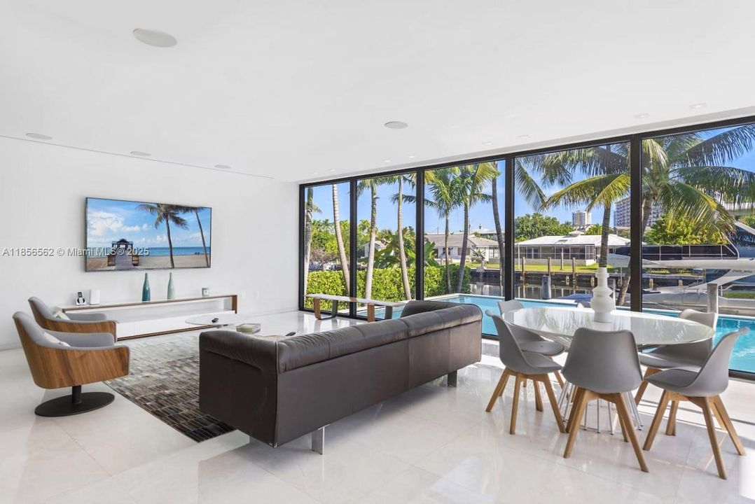 En Renta: $55,000 (6 camas, 6 baños, 5793 Pies cuadrados)