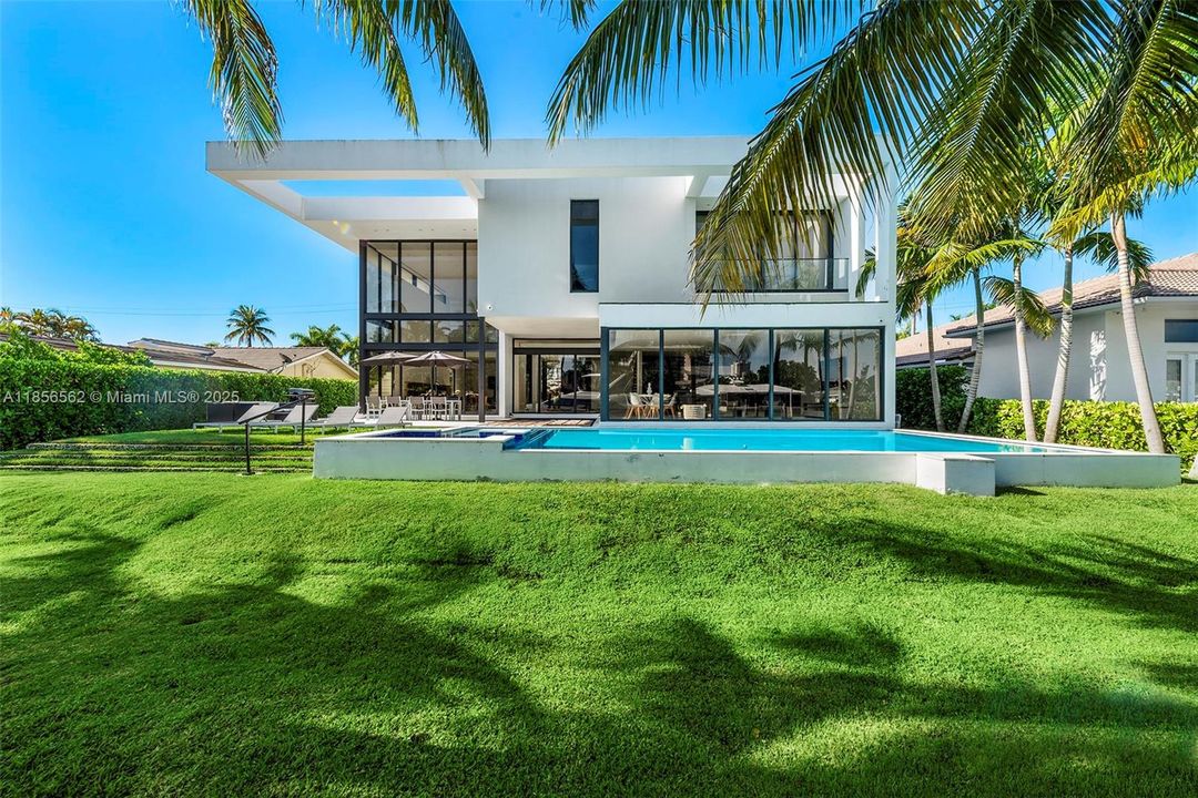 En Renta: $55,000 (6 camas, 6 baños, 5793 Pies cuadrados)