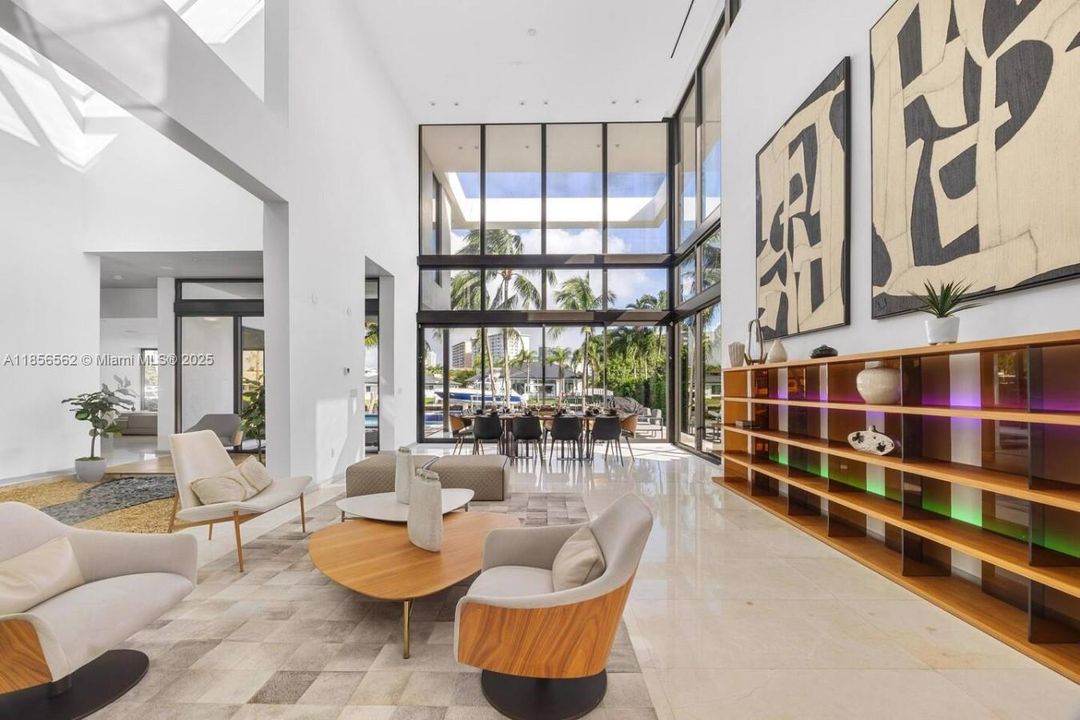 En Renta: $55,000 (6 camas, 6 baños, 5793 Pies cuadrados)