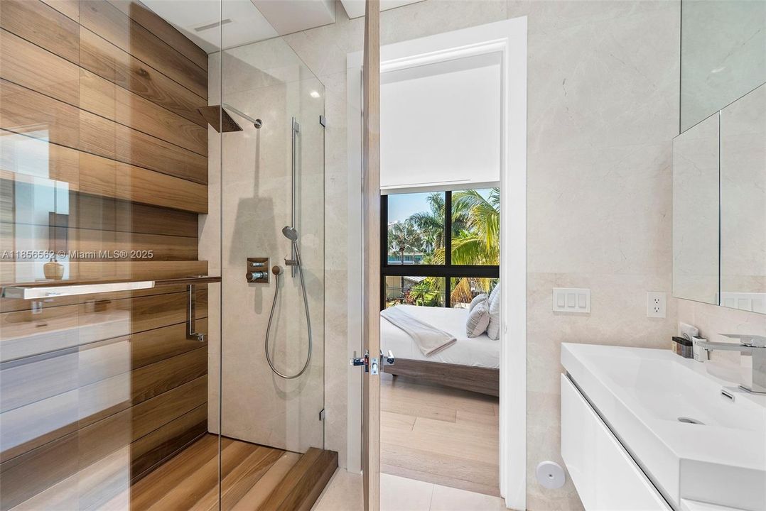 En Renta: $55,000 (6 camas, 6 baños, 5793 Pies cuadrados)