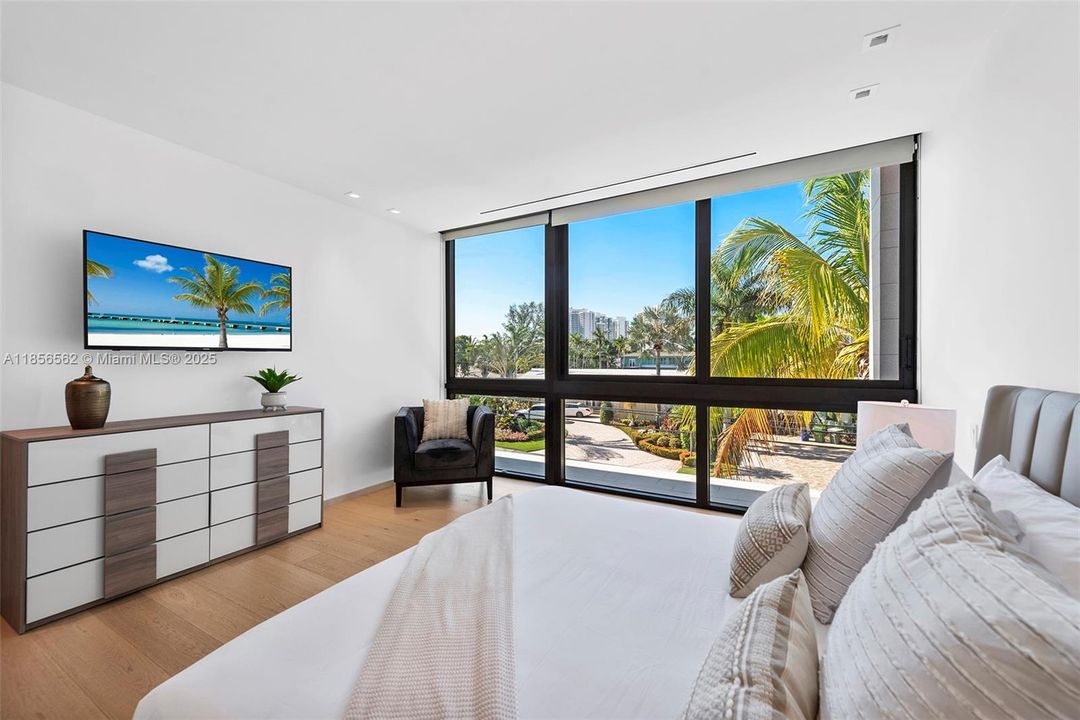 En Renta: $55,000 (6 camas, 6 baños, 5793 Pies cuadrados)