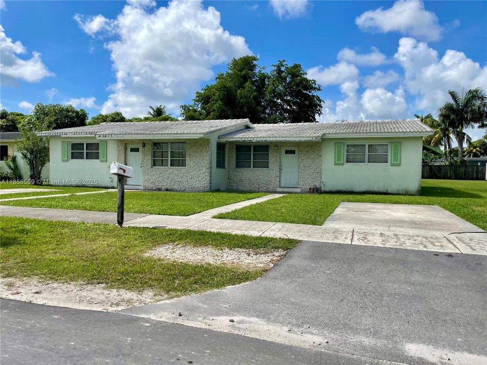 Recently Sold: $599,999 (4 beds, 2 baths, 1753 Square Feet)