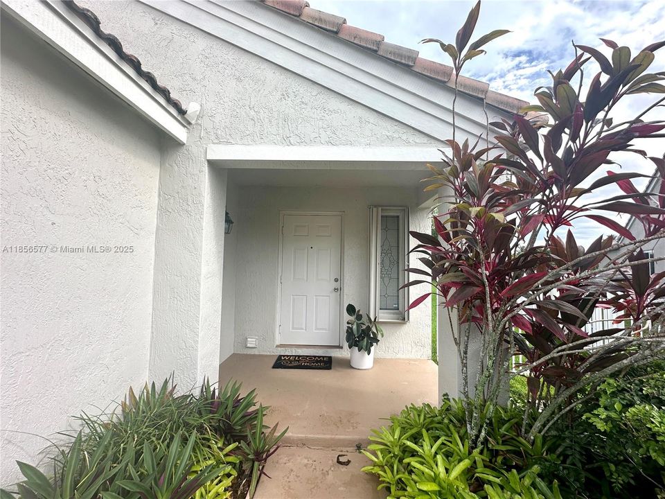 Active With Contract: $620,000 (3 beds, 2 baths, 1347 Square Feet)