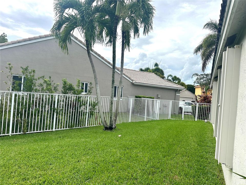 Active With Contract: $620,000 (3 beds, 2 baths, 1347 Square Feet)