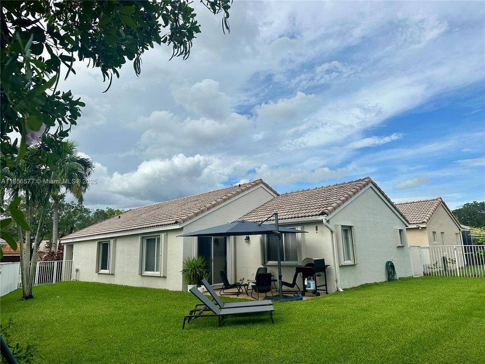 Active With Contract: $620,000 (3 beds, 2 baths, 1347 Square Feet)