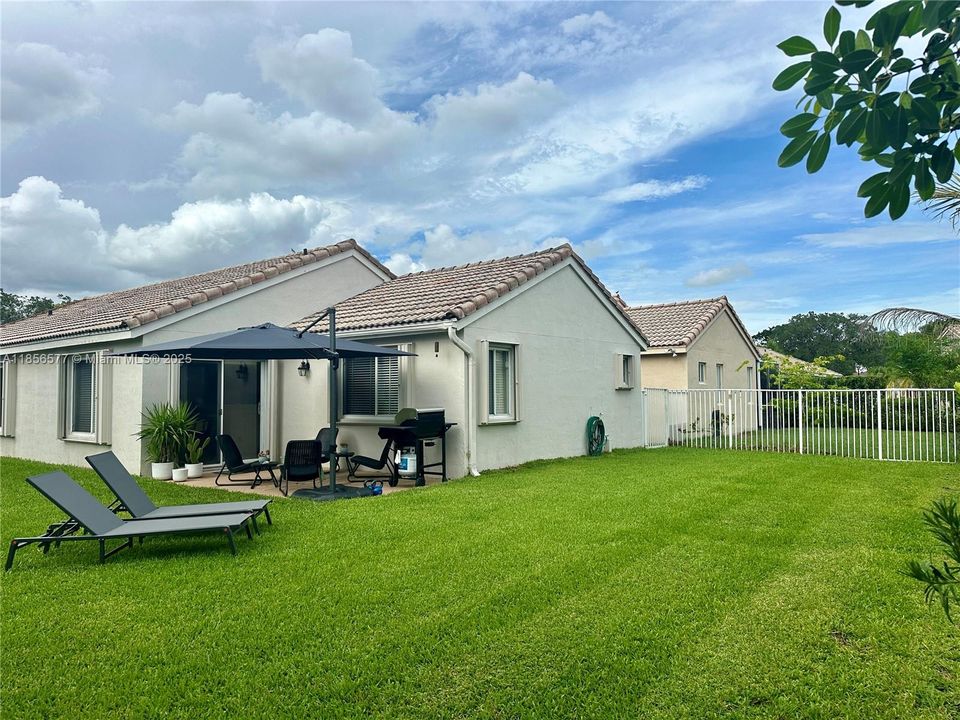 Active With Contract: $620,000 (3 beds, 2 baths, 1347 Square Feet)