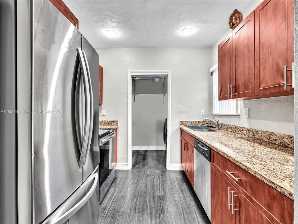 最近售出: $475,000 (3 贝兹, 2 浴室, 1125 平方英尺)