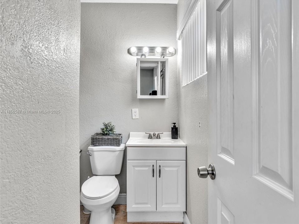 最近售出: $475,000 (3 贝兹, 2 浴室, 1125 平方英尺)