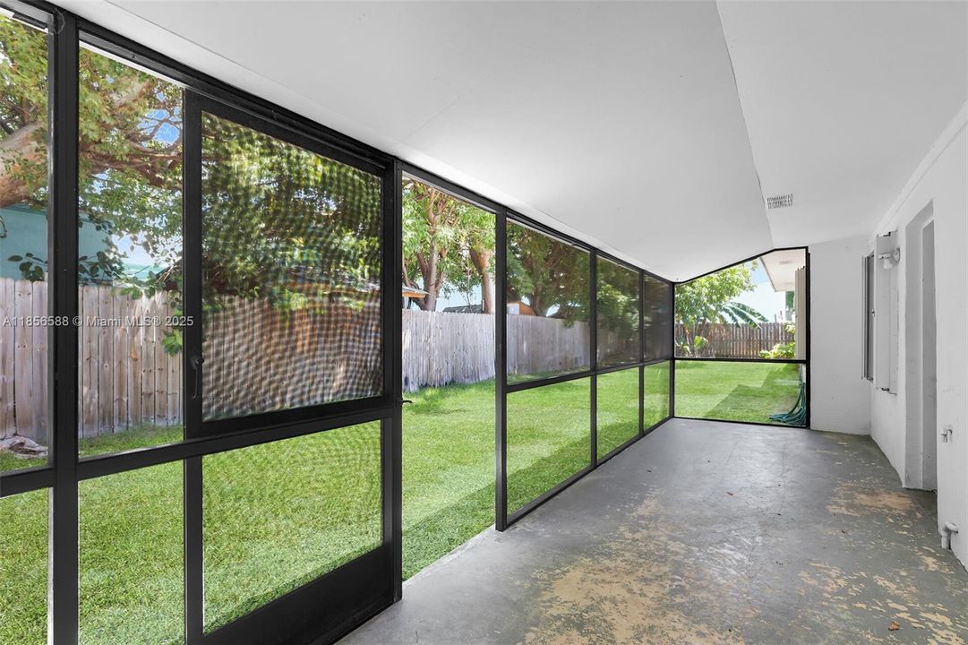 Недавно продано: $719,000 (2 спален, 2 ванн, 1224 Квадратных фут)