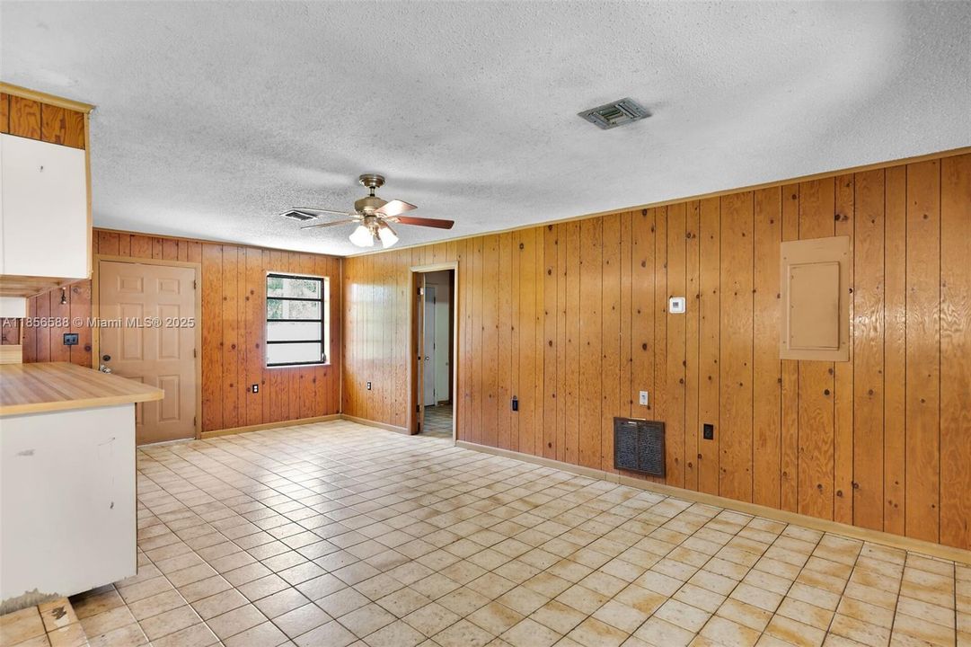 Недавно продано: $719,000 (2 спален, 2 ванн, 1224 Квадратных фут)