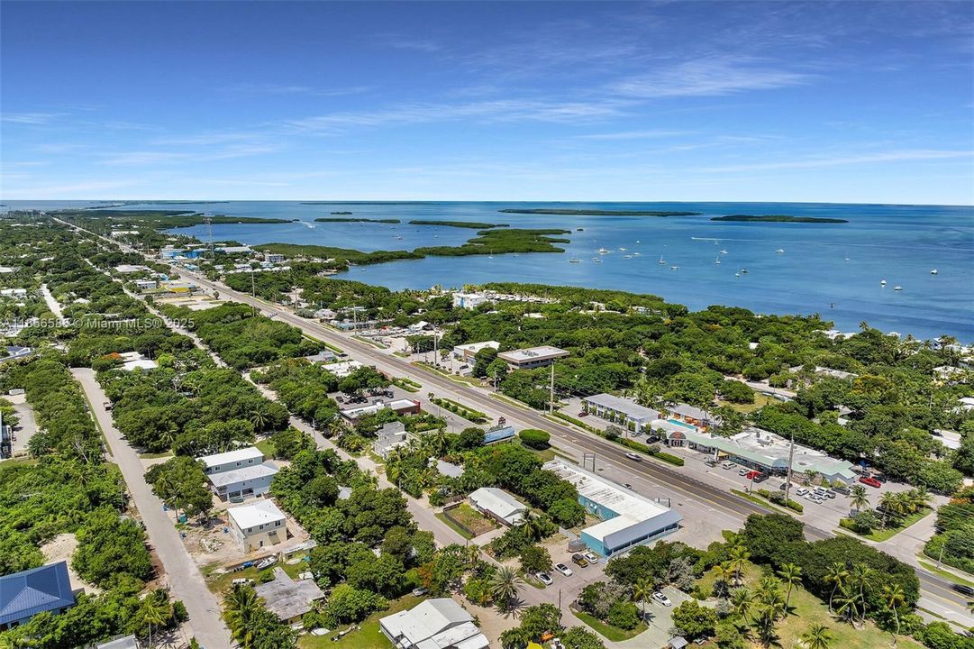 Недавно продано: $719,000 (2 спален, 2 ванн, 1224 Квадратных фут)