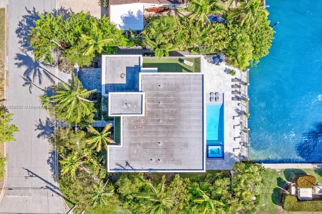 For Rent: $38,500 (6 beds, 5 baths, 4380 Square Feet)