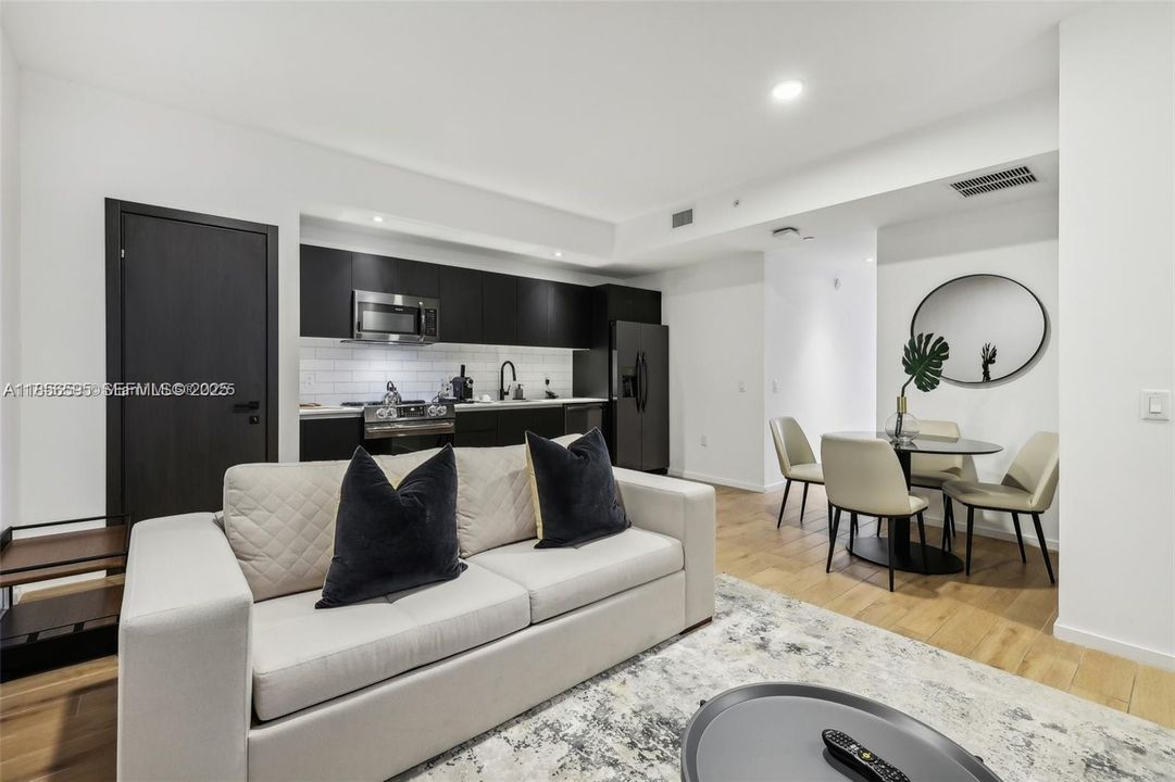 На продажу: $695,000 (1 спален, 1 ванн, 560 Квадратных фут)