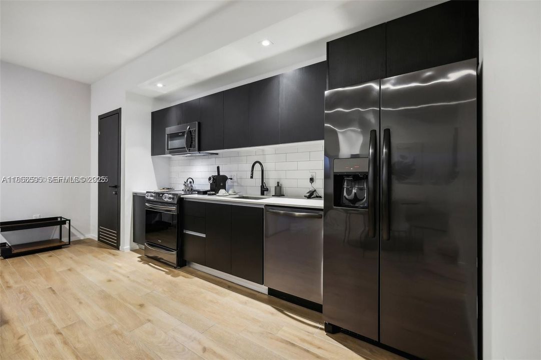 На продажу: $695,000 (1 спален, 1 ванн, 560 Квадратных фут)