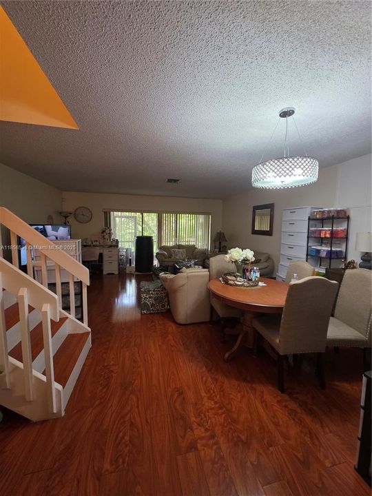 For Sale: $330,000 (2 beds, 2 baths, 1332 Square Feet)