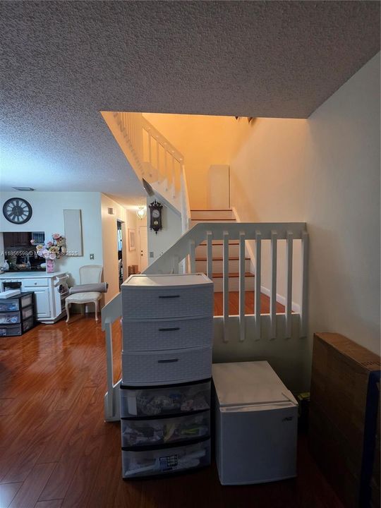 For Sale: $330,000 (2 beds, 2 baths, 1332 Square Feet)