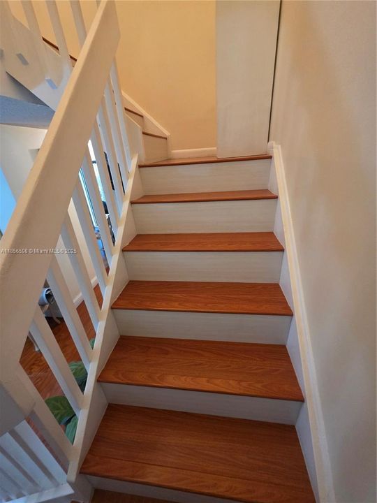 For Sale: $330,000 (2 beds, 2 baths, 1332 Square Feet)