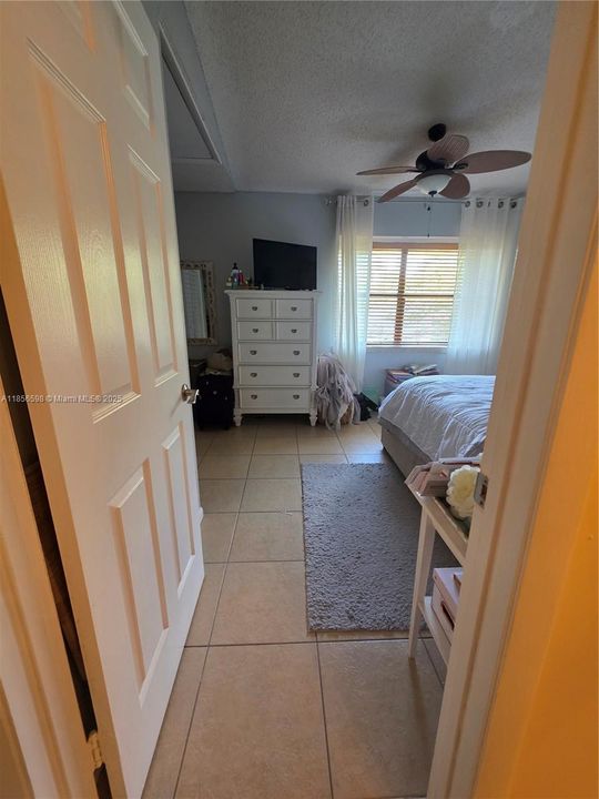 For Sale: $330,000 (2 beds, 2 baths, 1332 Square Feet)