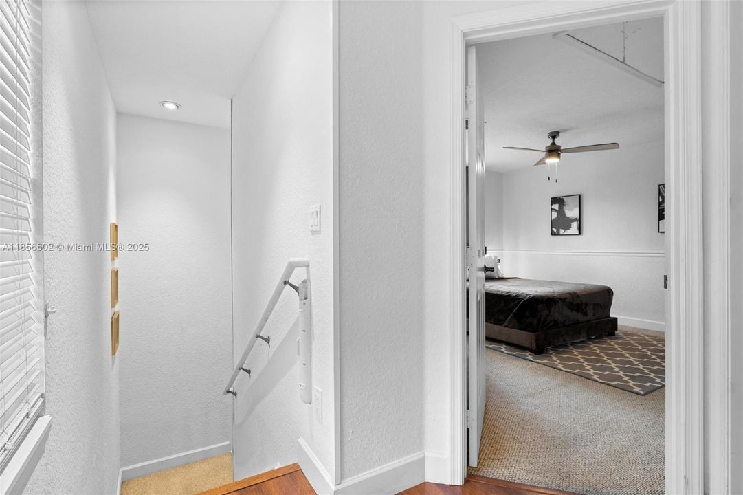 Vendido Recientemente: $743,000 (9 camas, 4 baños, 3368 Pies cuadrados)