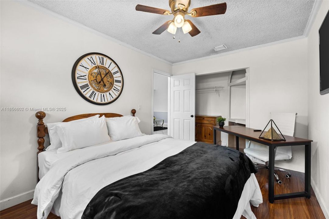 Vendido Recientemente: $743,000 (9 camas, 4 baños, 3368 Pies cuadrados)