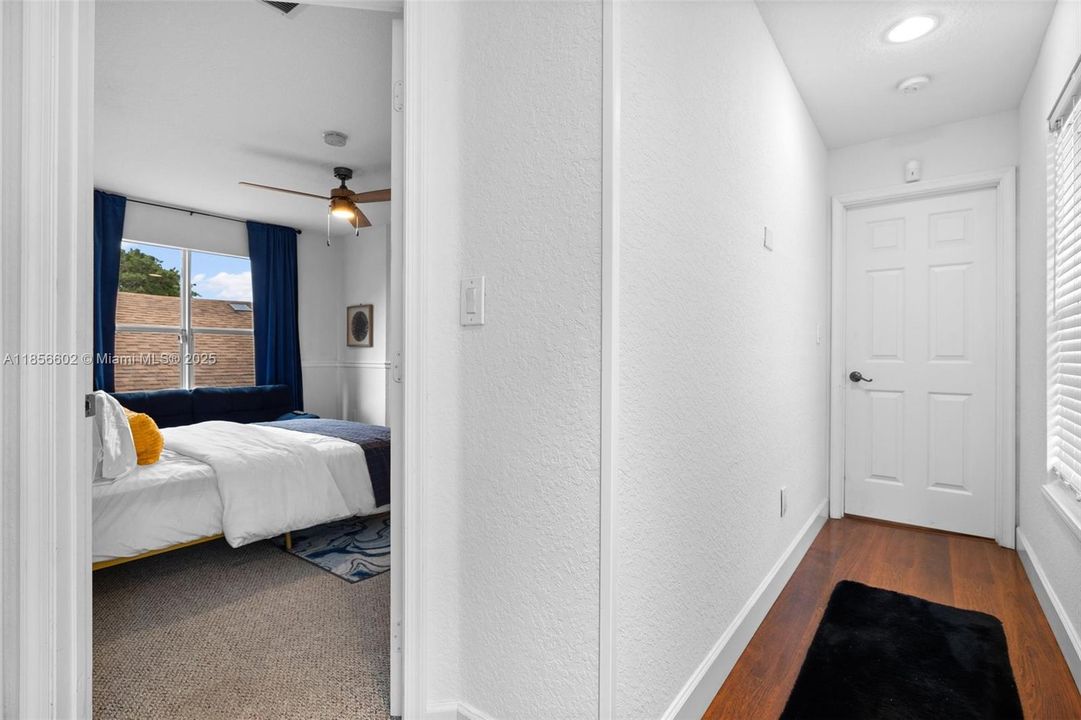 Vendido Recientemente: $743,000 (9 camas, 4 baños, 3368 Pies cuadrados)