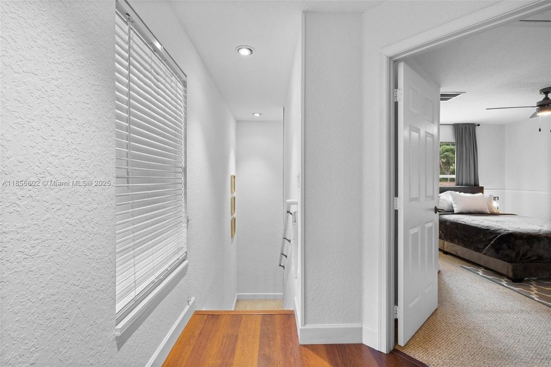 Vendido Recientemente: $743,000 (9 camas, 4 baños, 3368 Pies cuadrados)