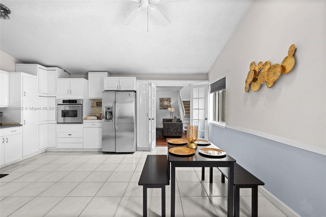 Vendido Recientemente: $743,000 (9 camas, 4 baños, 3368 Pies cuadrados)