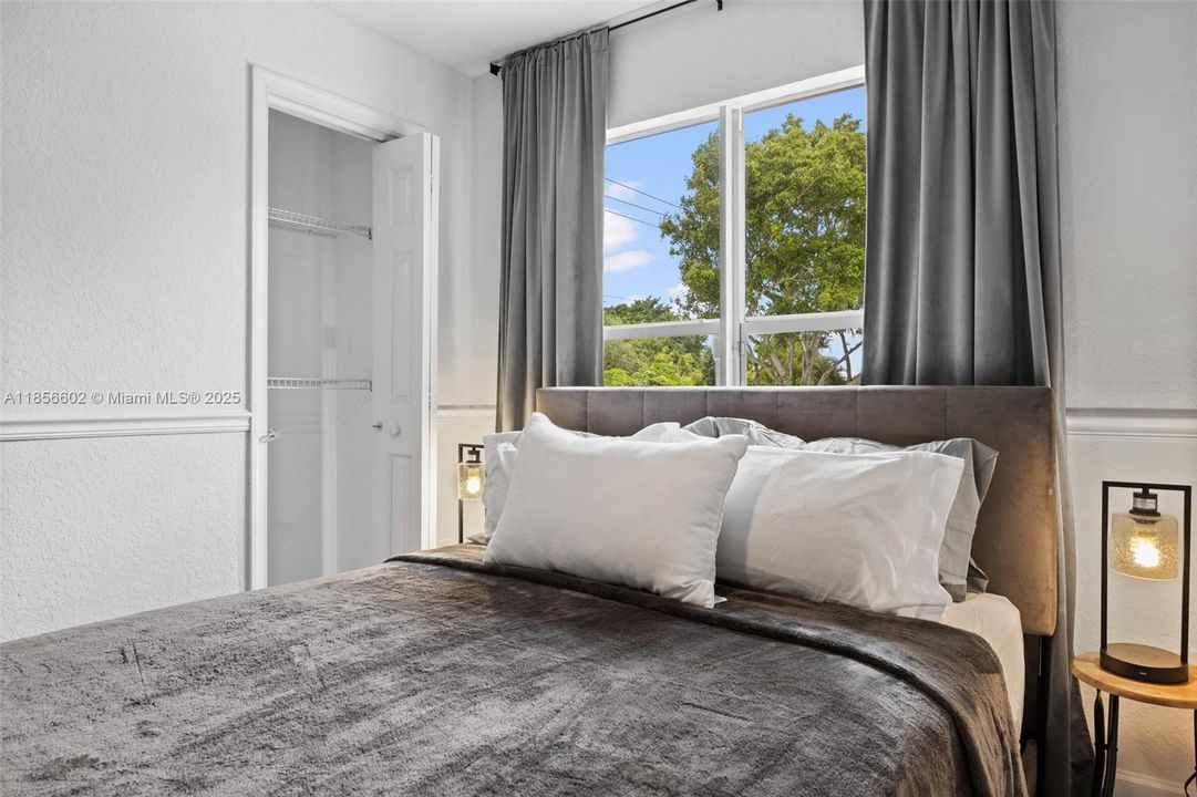 Vendido Recientemente: $743,000 (9 camas, 4 baños, 3368 Pies cuadrados)